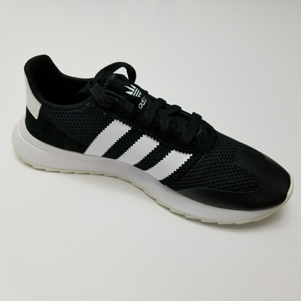 NEW Women's adidas Flashback Athletic Shoes - Picture 6 of 8